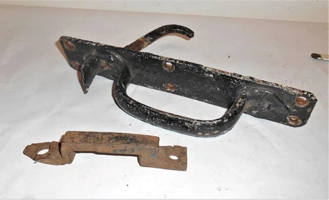 Antique Big 11.5 in Cast Iron Door Gate Thumb Latch Wrought Iron Keeper Cover