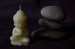 Buddha Statue Beewax Candle Organic | Hemp Wick