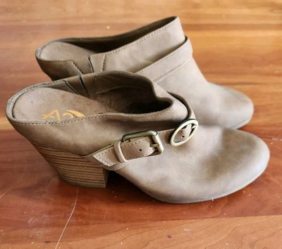 Zuecos de tacón para mujer Aerosoles A2 marrón EE. UU. 7,5 UE 5,5 mulas Foto 1 de 4