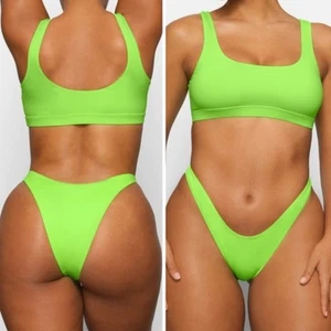 Neu mit Etikett Skims recyceltes Schwimmen Tank Bikini Oberteil neongrün XXS - Bild 1 von 5