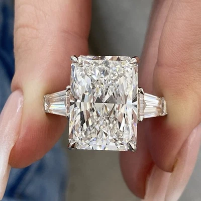 15.77 Carat Diamond Ring VVS2 E Radiant IGI Certified Lab created 18K White Gold - Image 1 of 4