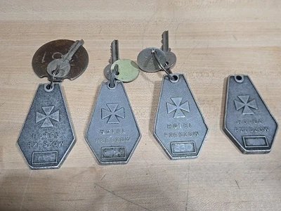 Lote De Colección Llavero Hotel Hotel Rzeszow Cruz Hierro Polonia Habitación Llave Metal Años 50 60 Foto 1 de 4