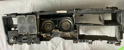 Venta usado Chrysler LeBaron 1979 calibre carcasa interruptores envolventes velocímetro Foto 1 de 4