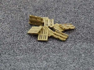 1:76 OO gauge 10 x hand painted euro pallets (Set No.13) - Picture 1 of 3