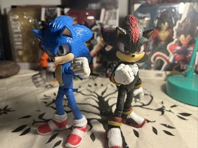 Sonic And Light Up Shadow Figures Sonic Movie 3 Jakks (batteries Not Including)  - Image 1 of 4