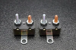 (2) 15 AMP AUTO RESET INTERRUTTORE CABLAGGIO ELETTRICO INTERRUTTORE ALIMENTAZIONE CB15AR - Foto 1 di 4