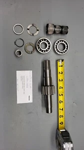 Kubota HST B2150 B2100 B1700 B1750 B1550 67800-14810 Transmission 3rd Shaft OEM - Picture 1 of 7