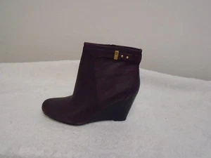 Isaac Mizrahi Vicky Women   wine  Ankle Boot  8.5m  new - Picture 1 of 1