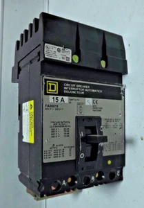 FA36015 Interruttore Quadrato D 3 Poli 15 Amp 600V - Foto 1 di 6