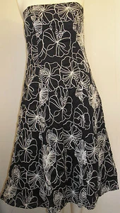 DEBUT stunning fitted black & white embroidered dress size 10 Only worn once - Picture 1 of 3