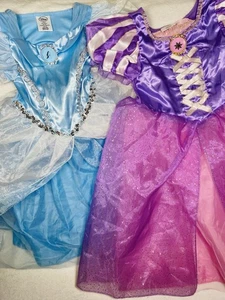 Gr. 4 Disney Collection Disney Prinzessin Cinderella + Rapunzel Prinzessin Kleider - Bild 1 von 7