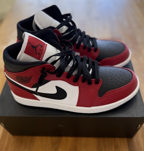 Jordan 1 Mid Chicago punta nera. UK9. Nuovo con scatola. 2020