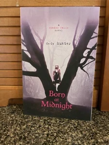 A Shadow Falls Novel Ser.: Born at Midnight by C. C. Hunter (2011, Paperback-New - Foto 1 di 1