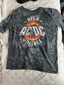 AC/DC High Voltage Kids XL/TG (14-16) t-shirt 2023 *PLEASE READ TERMS* - Picture 1 of 3
