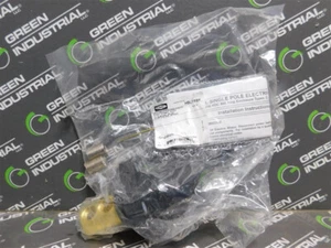 NEW Hubbell HBLFRBK Single Pole Female Recpt. Screw Terminals Black 400A 600VAC - Picture 1 of 5