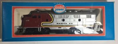 Model Power F3 Santa Fe Diesel Locomotive 6730 in Box HO Scale - Image 1 of 4