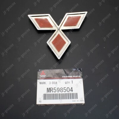 OEM Genuino Mitsubishi Outlander/Lancer Parrilla Frontal Emblema Tres Diamantes Logo Foto 1 de 4