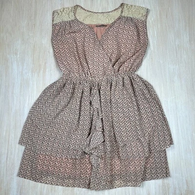 Mini Vestido Miss Me Encaje Borde En Niveles Floral Boho Verano Informal Romántico Grande Foto 1 de 4