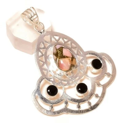 Colgante hecho a mano pera cobre mojave calcita, piedras preciosas de ónix negro superposición de plata Foto 1 de 3