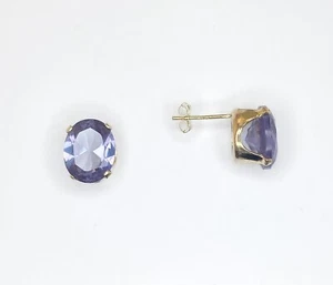 10 x 8 mm Oval Created Color Change Alexandrite 14k Yellow Gold Stud Earrings - Picture 1 of 5