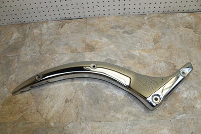 Suzuki Intruder Volusia 800 VL 800 2001 OEM guardabarros trasero derecho montaje soporte trasero Foto 1 de 4