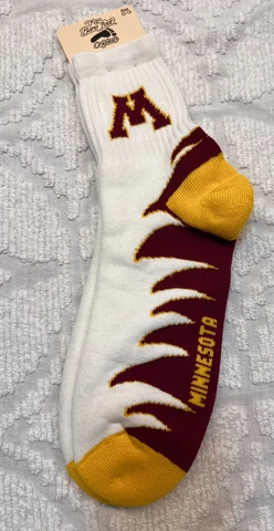 New w/ Tag Minnesota Golden Gophers NCAA For Bare Feet Crew Socks Men’s 10-13 Cover