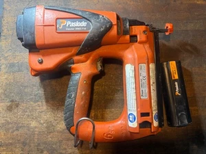 Paslode IM65 F16 Gas Finish Nailer Kit – Nail Gun, Battery, Charger, Case NIMH - Picture 1 of 2