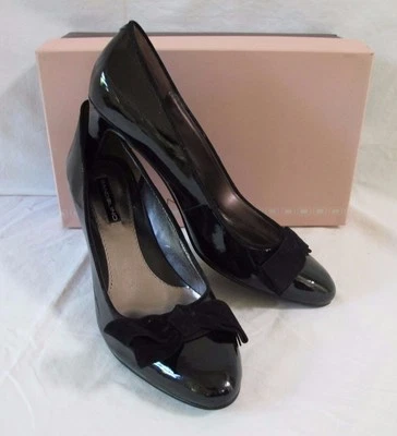 Bandolino Negro Charol Tacones Gamuza Arco BDINSIDEOUT 7.5 Med          Foto 1 de 4
