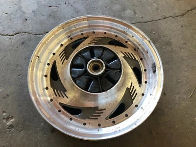 Llanta trasera recta 15x3,5 1999 Suzuki Marauder 800 VZ800 1997-2004 Foto 1 de 4