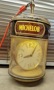  VINTAGE MICHELOB HANGING LIGHT UP CLOCK & SWIVEL WORKING 22 1/2" T  x 11 1/2" D - Picture 1 of 10