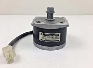 Japan Servo Schrittmotor KP86LM2-009 (gebraucht / funktionsfähig) - Bild 1 von 5