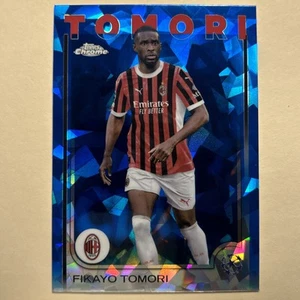 2024-25 Topps Chrome Sapphire UEFA Fikayo Tomori Refractor #70 AC Milan - Foto 1 di 2