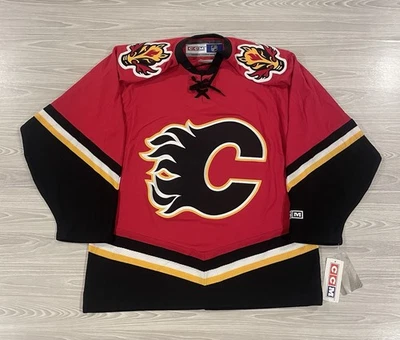 Brand New! Vintage CCM Calgary Flames NHL Hockey Jersey Red Men's Size Medium - Image 1 of 4