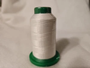 Amann Isacord 40 100% Polyester 1094 Yds Color#0010 Silky White - Picture 1 of 2