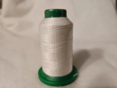 Amann Isacord 40 100% Polyester 1094 Yds Color#0010 Silky White - Image 1 of 2