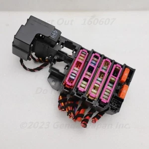 Porsche 95BCTL Macan Turbo 95B Fuse Box 8K0971845A - Picture 1 of 5
