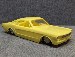 Vintage 1964 Yellow Ford Mustang Hardtop Model Promo Car 1:25 Scale - Picture 1 of 14