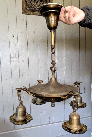 ANTIQUE ART DECO 4 LIGHT CHANDELIER HAANGING LIGHT FIXTURE  NEEDS REWIRING Cover