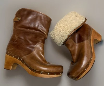 UGG Lynnea Clog Boot Size 9 Shearling Sheepskin Cuff Brown Cream Wooden Heel  - Image 1 of 4