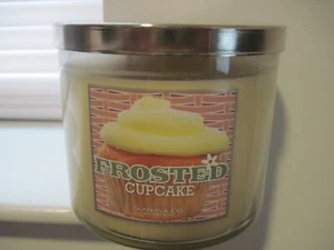 BATH AND BODY WORKS FROSTED CUPCAKE CANDLE 3 WICK - Picture 1 of 3