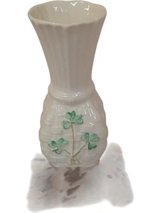 Belleek Pottery Porcelain Small Vase Shamrock Design Ireland Artware - Picture 1 of 5