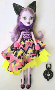 POUPEE HABILLÉE EVER AFTER HIGH KITTY CHESHIRE WAY TOO WONDERLAND - Photo 1/2