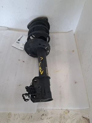 Puntal lado del conductor Lh 2016 Gla250 Sku#4194705 Foto 1 de 4