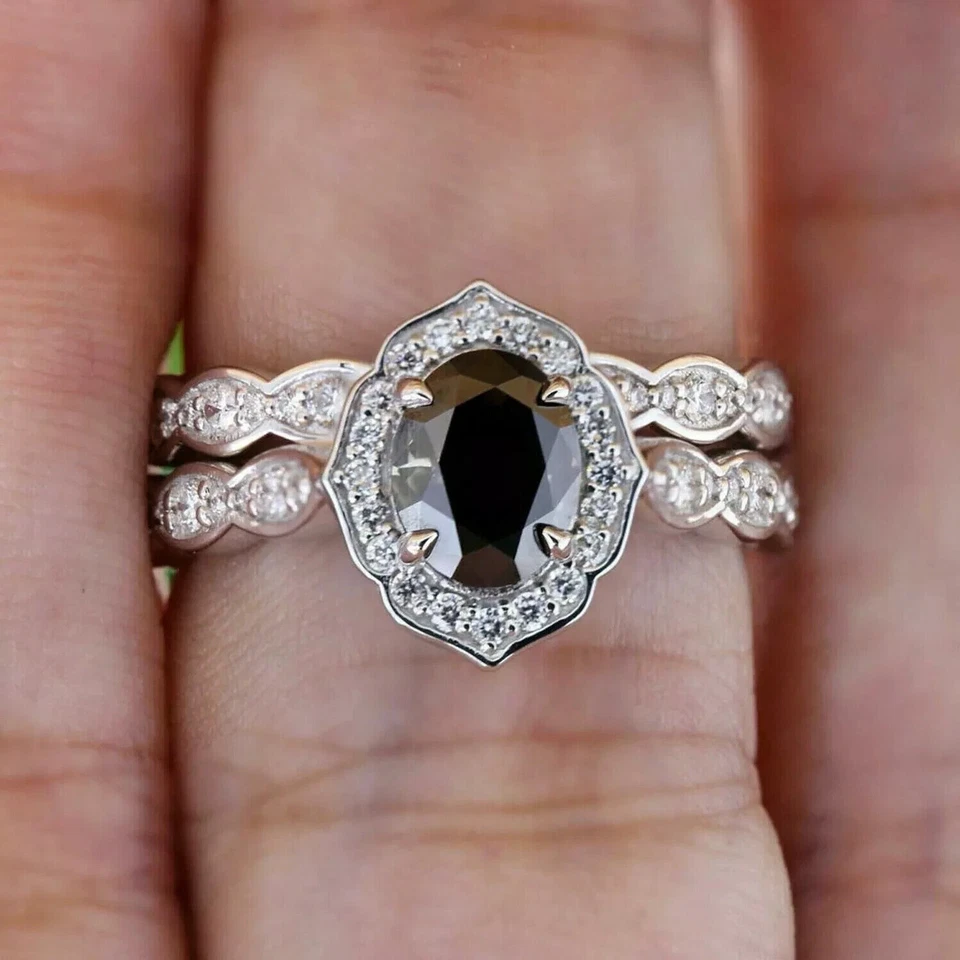 Комплект свадебных колец из черного оникса овальной огранки 2,50 карата с покрытием из белого золота 14 карат - Изображение 1 из 4