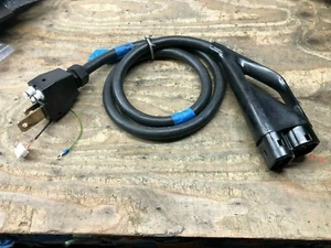 Tesla SuperCharger Cable CCS2 Pulled from SuperCharger #2754 - Foto 1 di 6