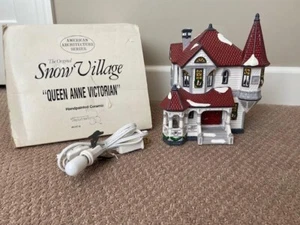 Department 56 - Snow Village Queen Anne Victorian #51578 - Bild 1 von 4