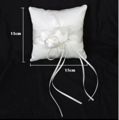 Ringkissen Satin Weiß verziert mit Schleife und Perlen ring billow - Image 1 of 4