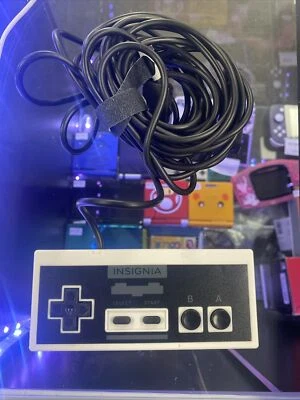 Insignia Wired Controller for NES Classic Edition (16L30A) - Image 1 of 2