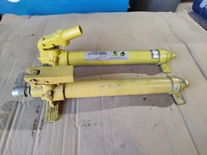 One Enerpac P39 Ultima Single-Speed Hydraulic Hand Pump 700 Bar/ 10,000 PSI - Picture 1 of 9