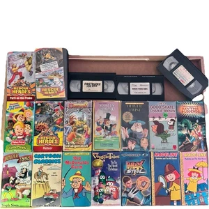 Lot 19 Vintage Kid Children VHS Tapes Movies Charlie Brown Veggietales Max Hero￼ - Bild 1 von 12